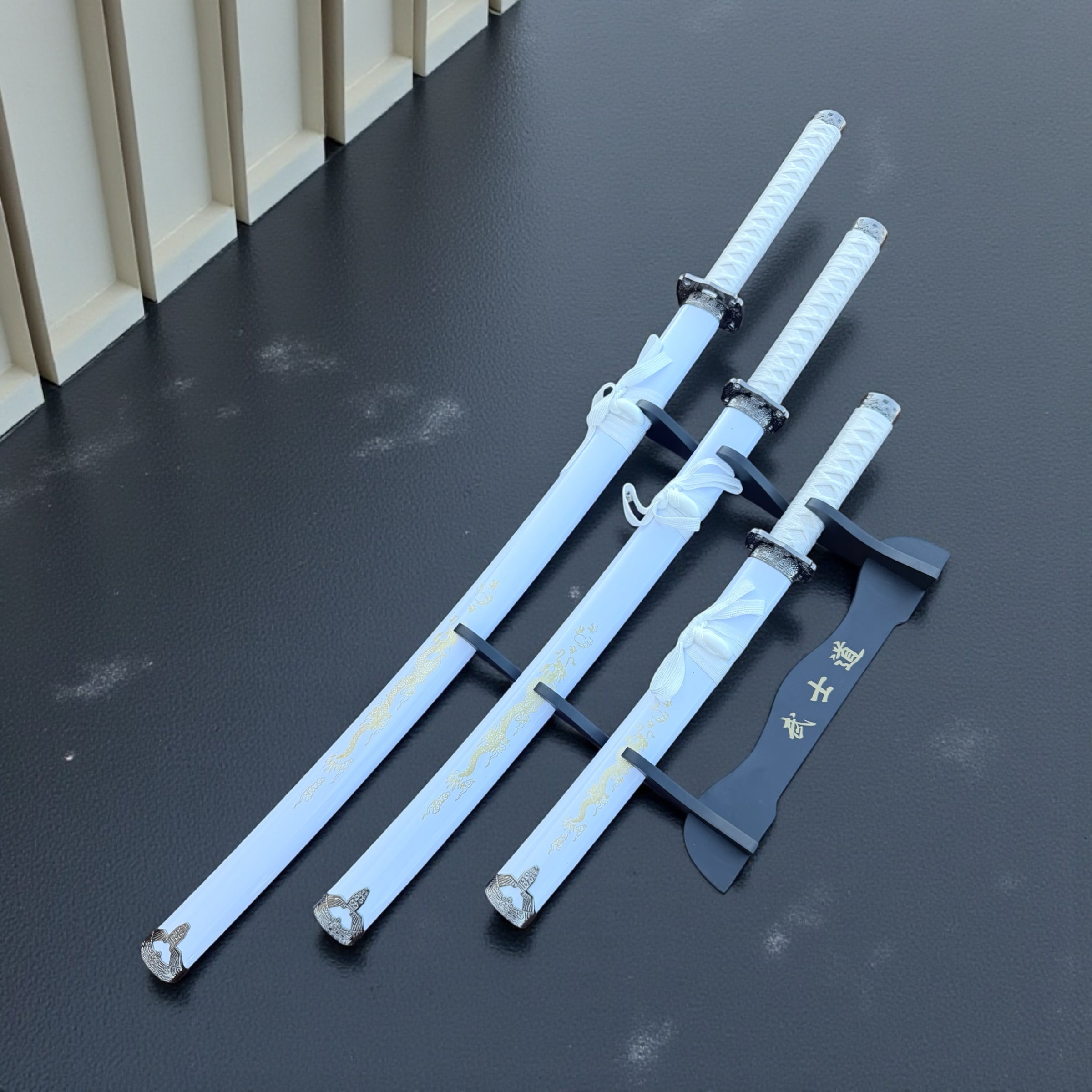 3Pc White Dragon Design Japanese Samurai Katana Sword Set Ninja Style with Display Stand